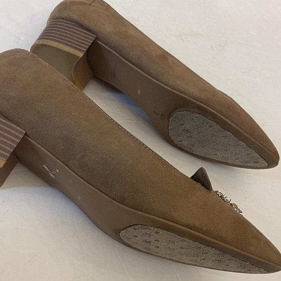Ann Marino Tan Suede Statement Rhinestone Flats in size 8 - Picture 7 of 12
